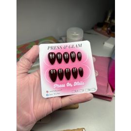 Handmade Press on Nails in the shade Burgundy